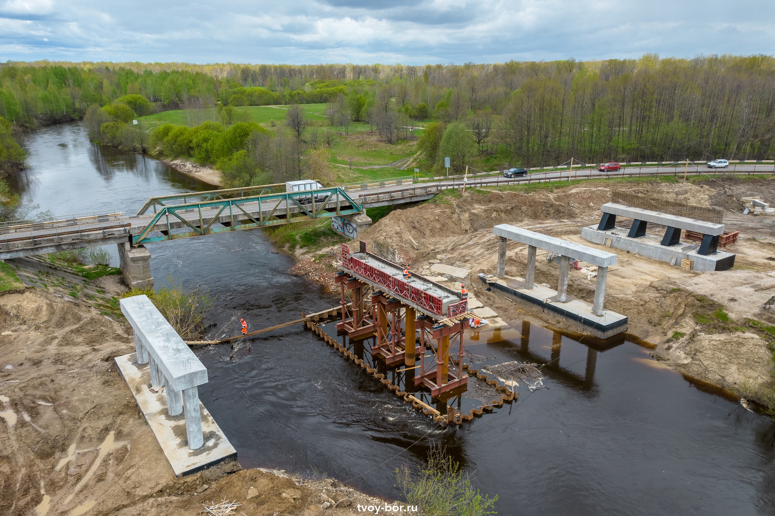 На Бору строится первый в России алюминиевый автомобильный мост
